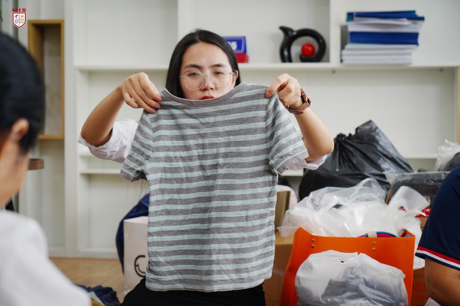 MANG YÊU THƯƠNG VỀ VÙNG LŨ (tiếp tục) 15 NGÀY & 8 ĐỢT THIỆN NGUYỆN