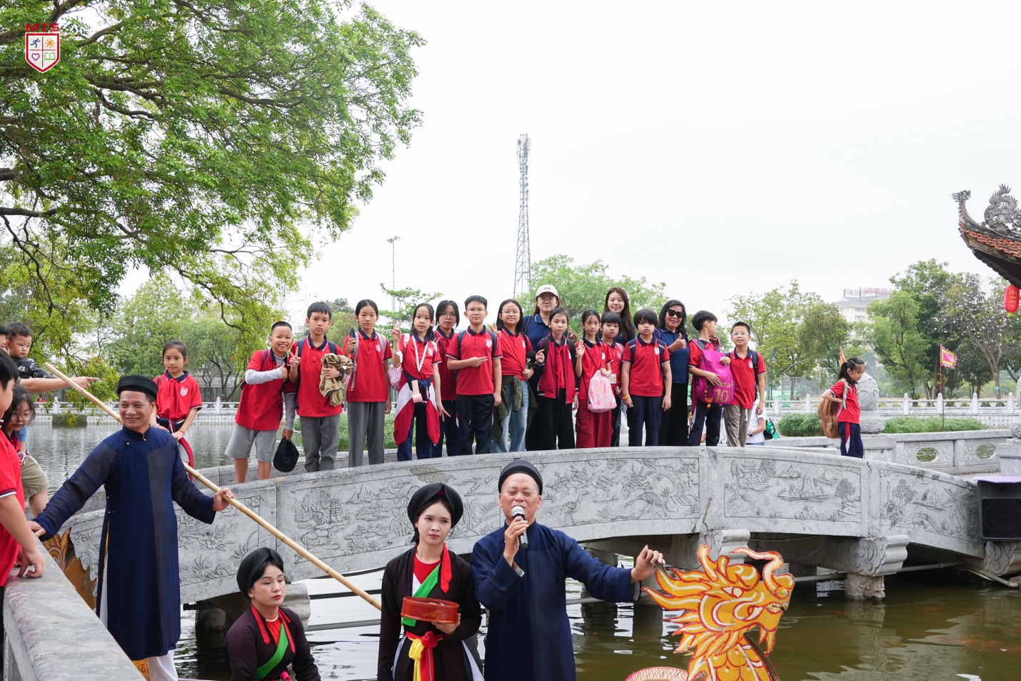 BÀI HỌC LỊCH SỬ GIỮA KHÔNG GIAN VĂN HÓA TRUYỀN THỐNG ĐỀN ĐÔ