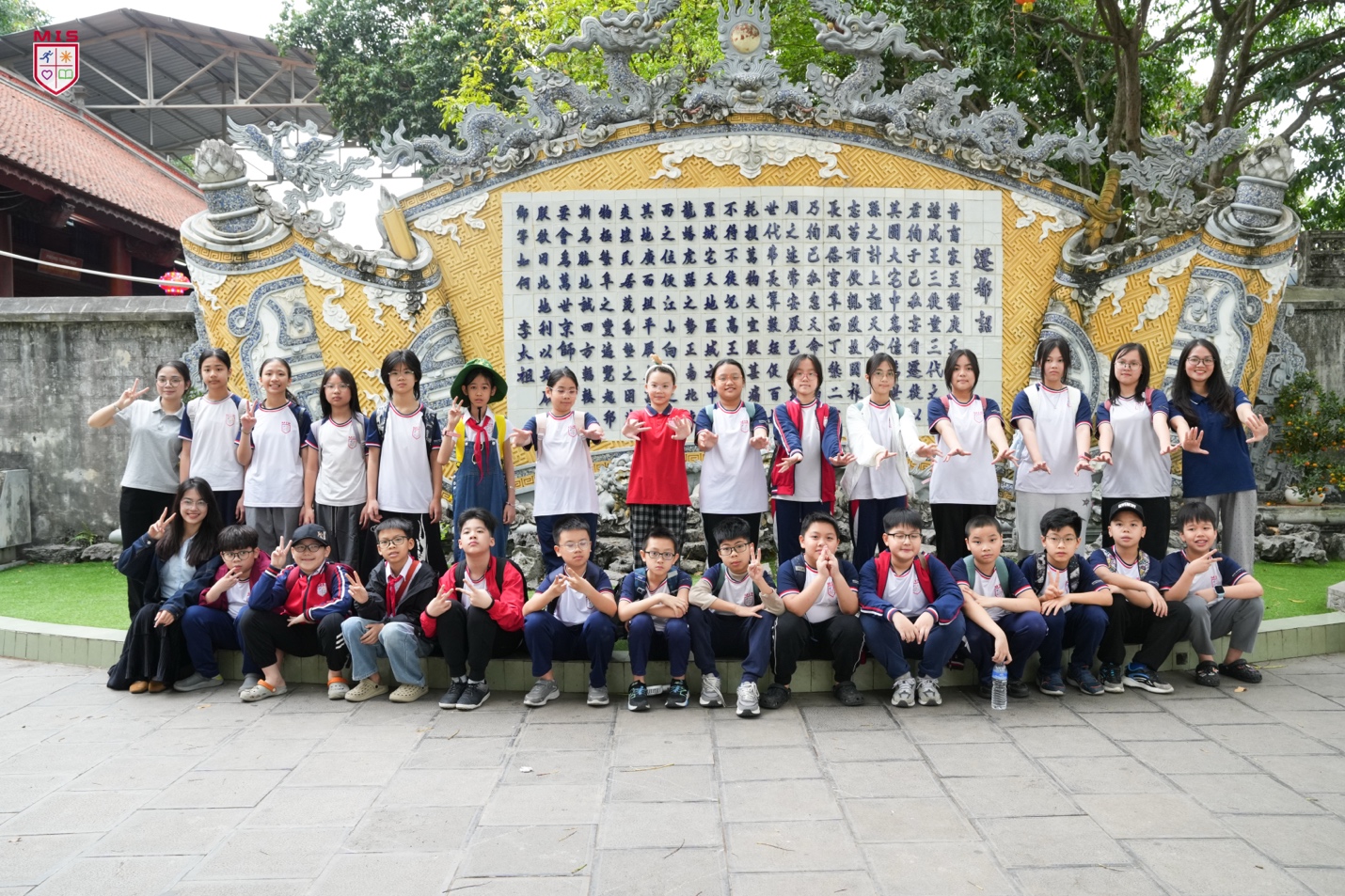 BÀI HỌC LỊCH SỬ GIỮA KHÔNG GIAN VĂN HÓA TRUYỀN THỐNG ĐỀN ĐÔ