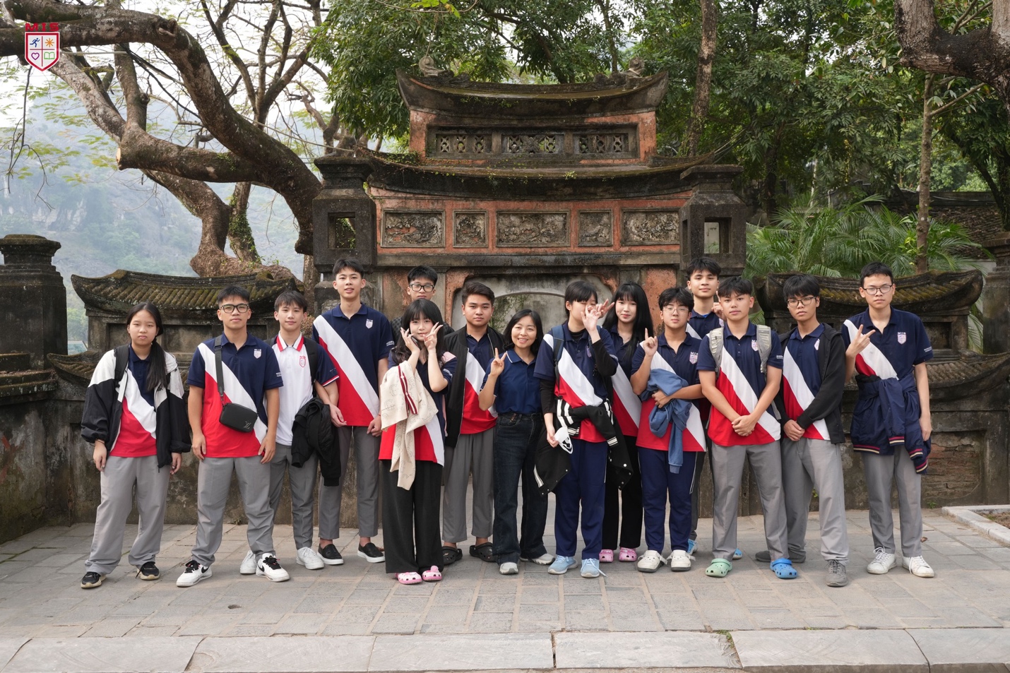 BÀI HỌC LỊCH SỬ SỐNG ĐỘNG GIỮA KHÔNG GIAN DI SẢN - CỐ ĐÔ HOA LƯ