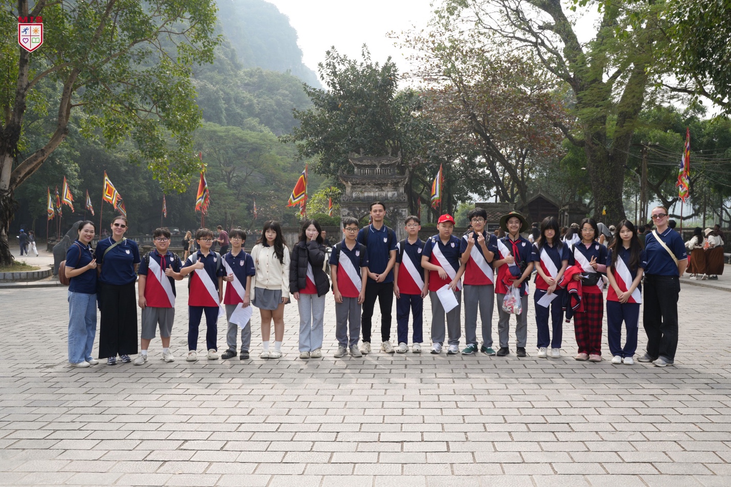 BÀI HỌC LỊCH SỬ SỐNG ĐỘNG GIỮA KHÔNG GIAN DI SẢN - CỐ ĐÔ HOA LƯ