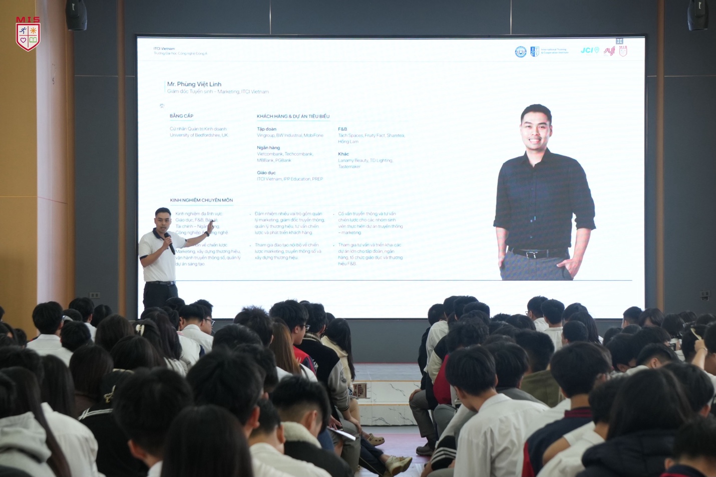 CHƯƠNG TRÌNH HƯỚNG NGHIỆP THỜI KỲ SỐ