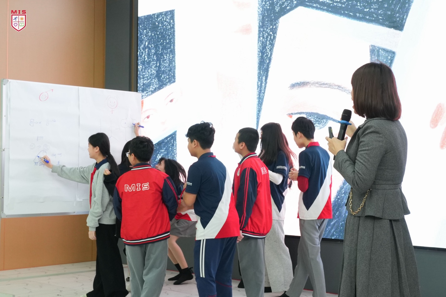 HIỂU BẢN THÂN ĐỂ HẠNH PHÚC