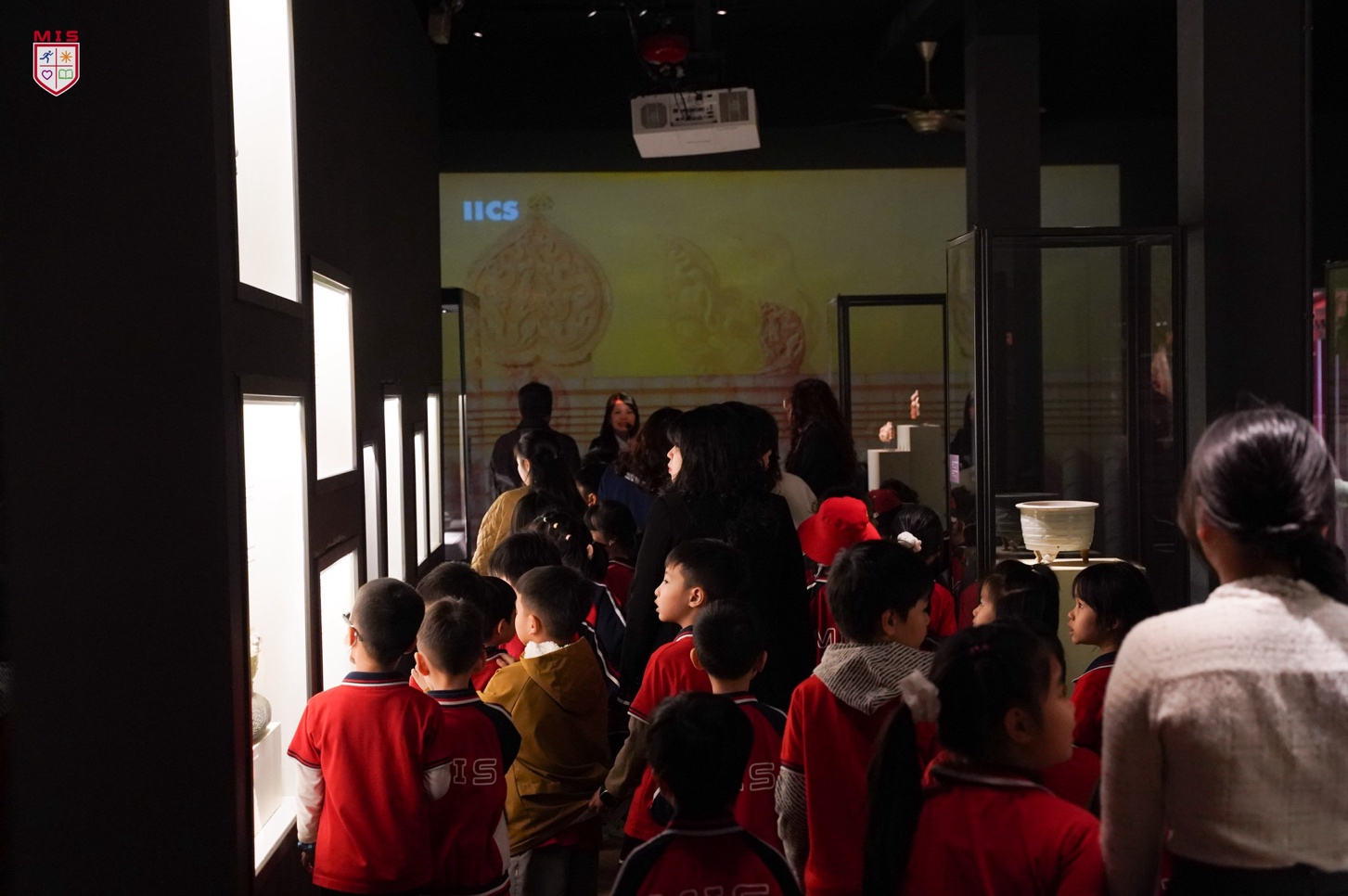 HOÀNG THÀNH THĂNG LONG