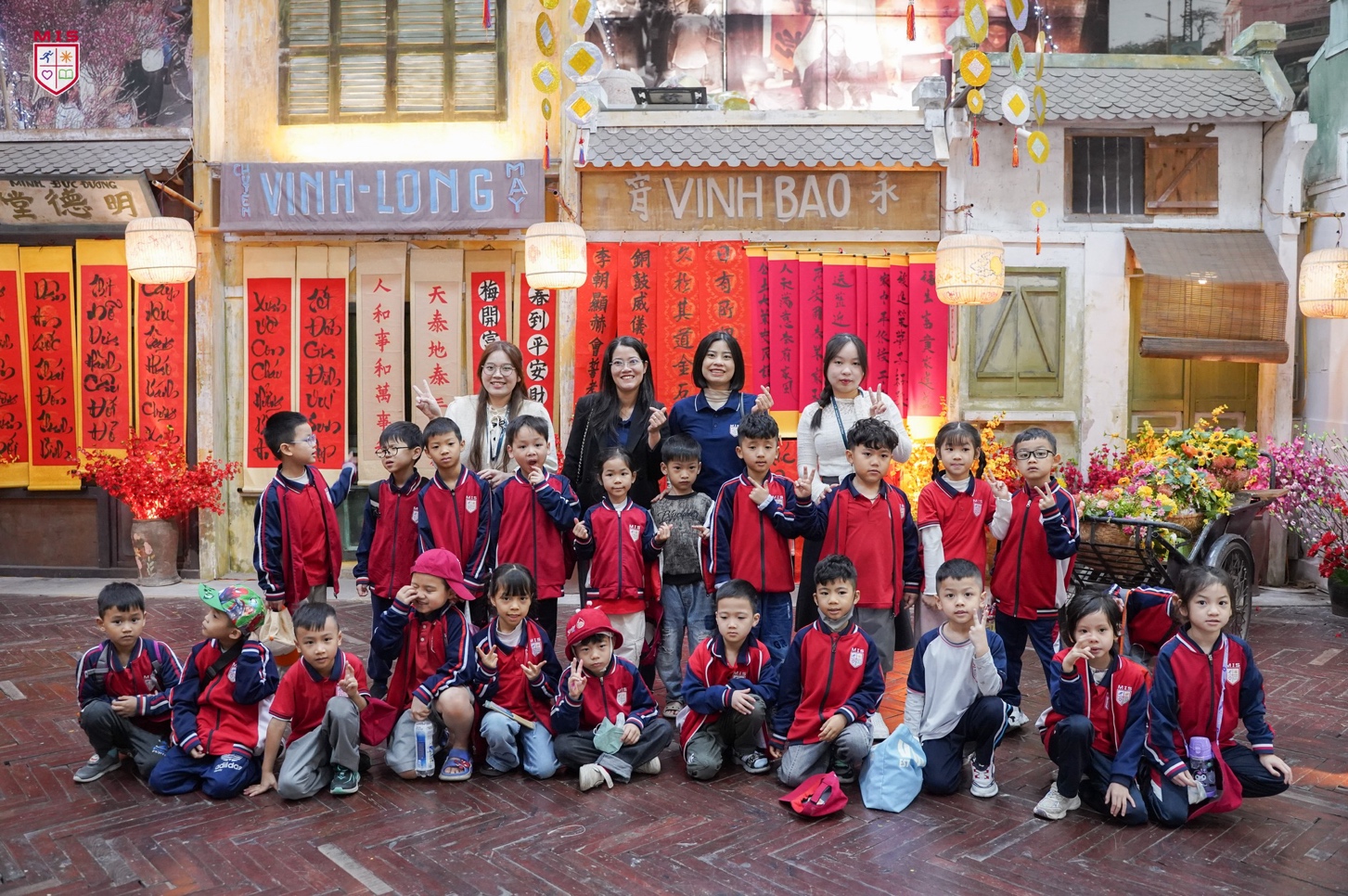 HOÀNG THÀNH THĂNG LONG