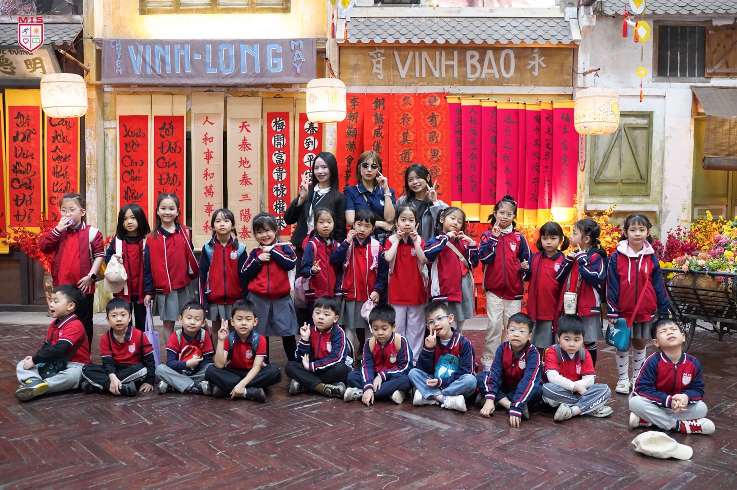 HOÀNG THÀNH THĂNG LONG