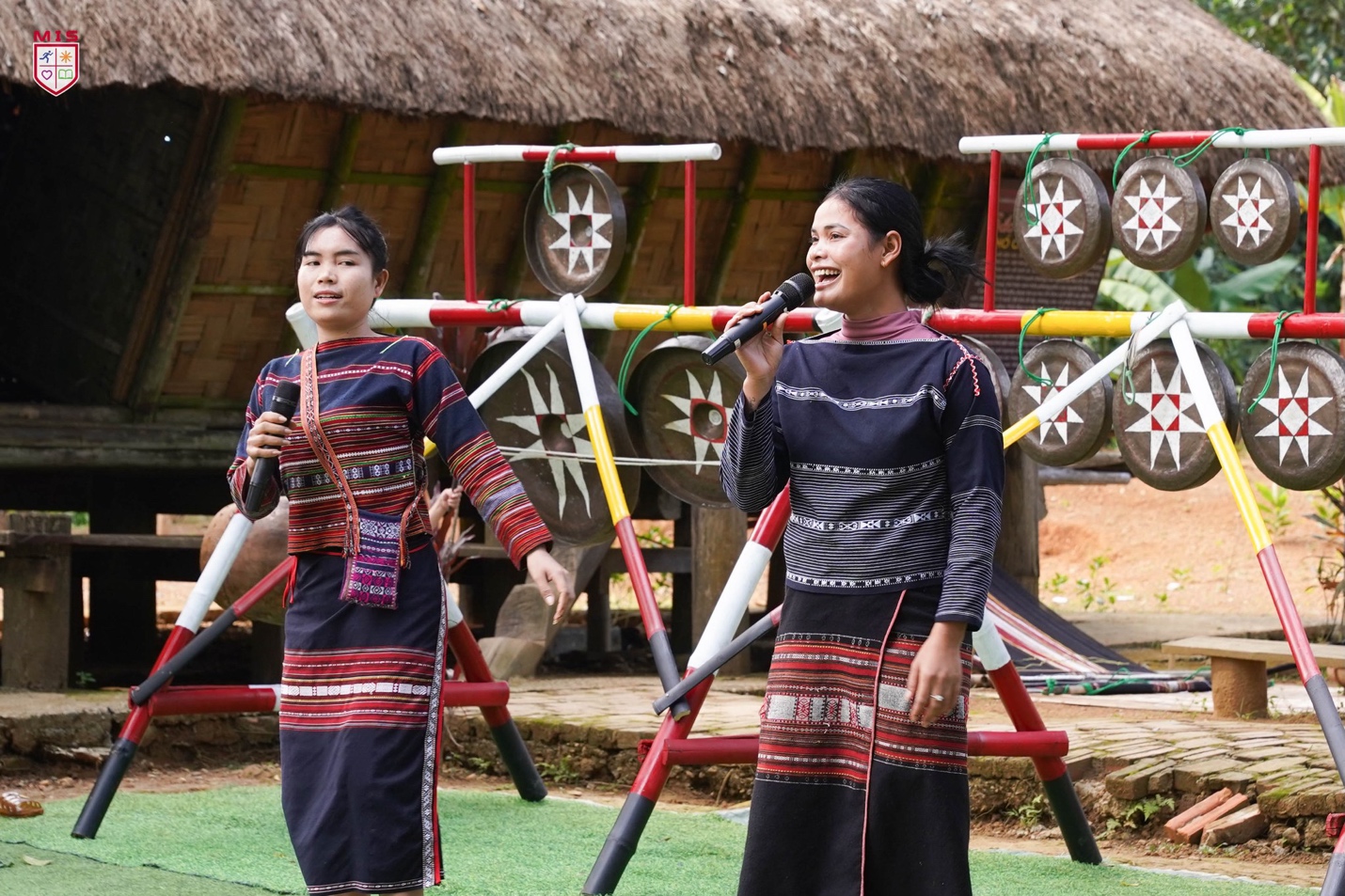 KHÁM PHÁ VĂN HÓA TẠI LÀNG VĂN HÓA CÁC DÂN TỘC VIỆT NAM