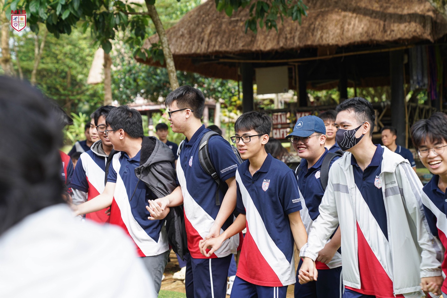 KHÁM PHÁ VĂN HÓA TẠI LÀNG VĂN HÓA CÁC DÂN TỘC VIỆT NAM