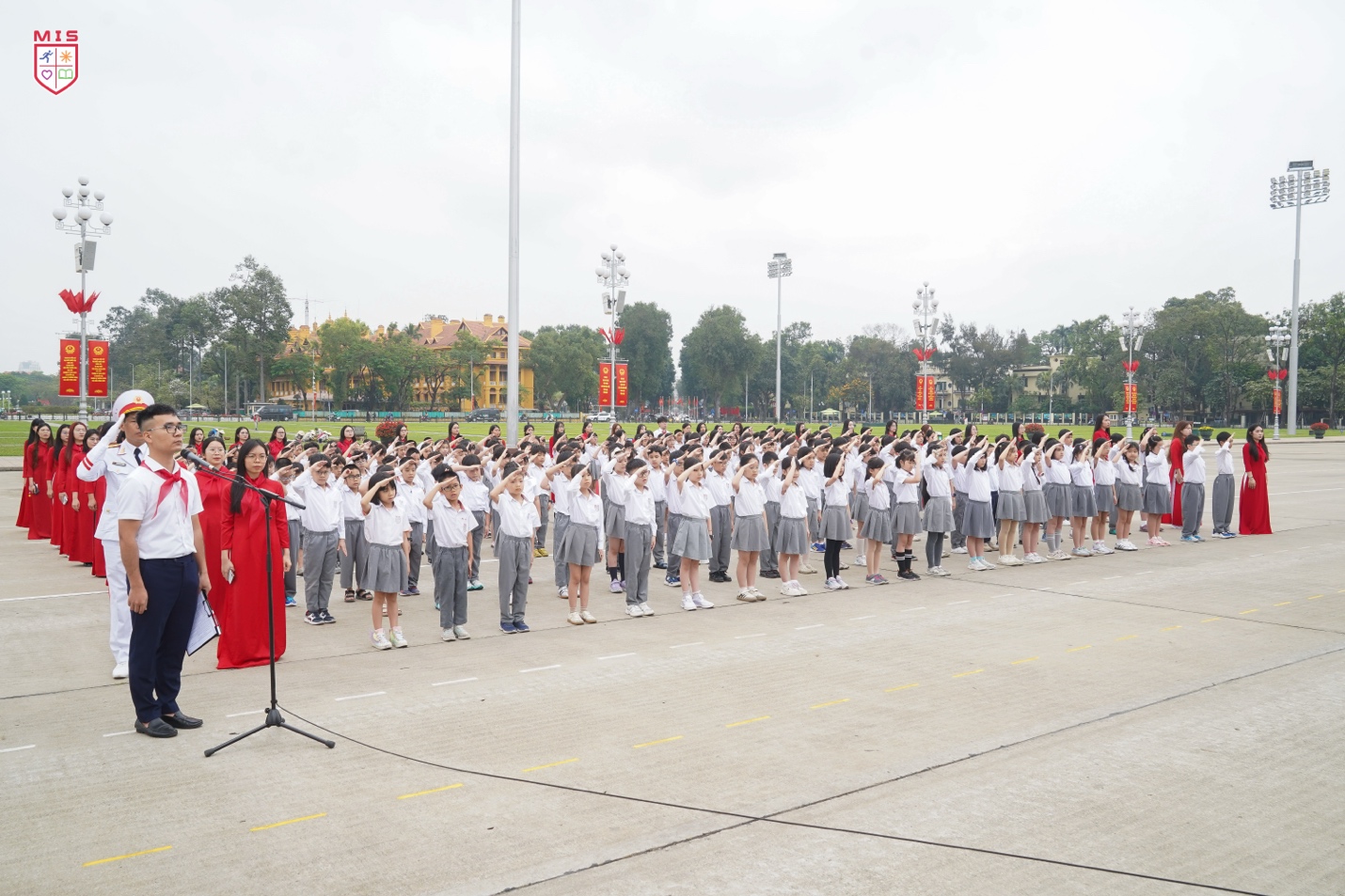 LỄ KẾT NẠP ĐỘI VIÊN TẠI LĂNG BÁC