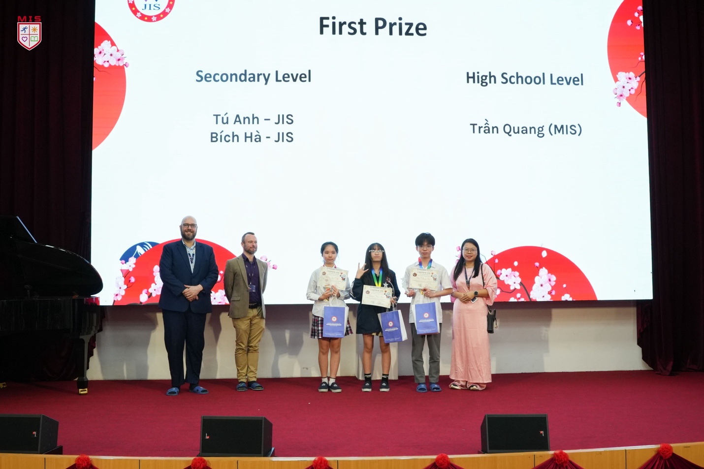 MISERS TỎA SÁNG TẠI CUỘC THI HÙNG BIỆN TIẾNG ANH SOUNDBITES 2026