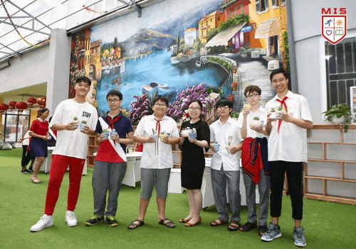Trường Đa Trí Tuệ MIS lấy mục tiêu là hạnh phúc và sự tiến bộ của học sinh