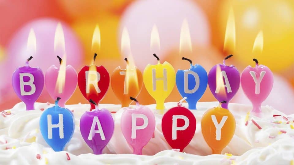 Buổi chào cờ đầu tuần: “Bữa tiệc lớn” của các con có sinh nhật tháng 7, 8, 9