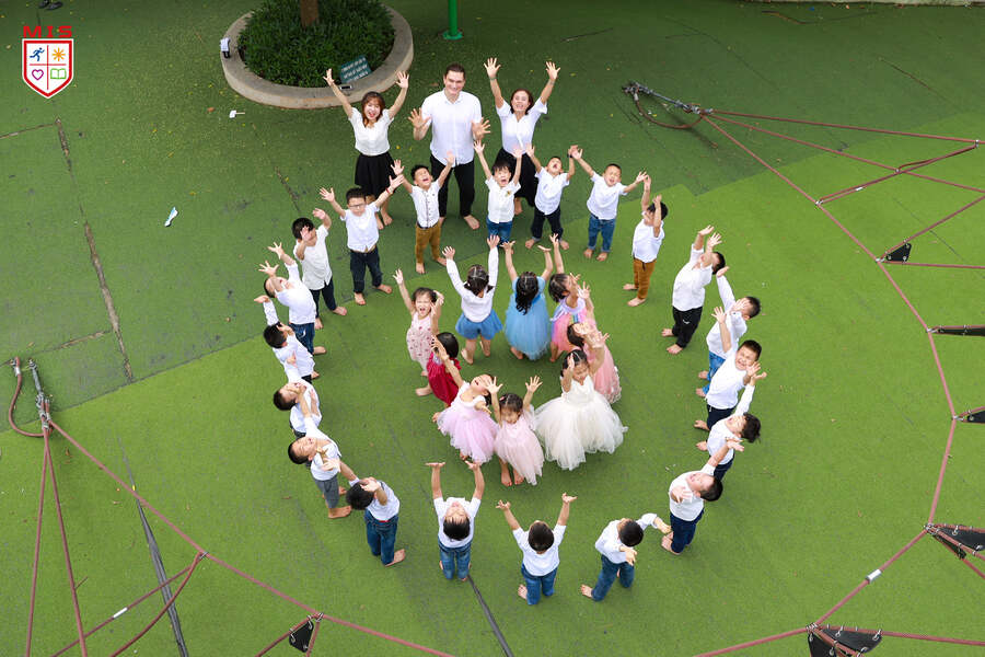 NHỮNG THÁNG NĂM RỰC RỠ @MIS5+