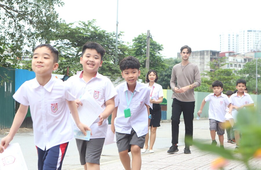 BƯỚC RA NGOÀI CUỘC SỐNG, CON BÌNH TĨNH TỰ TIN