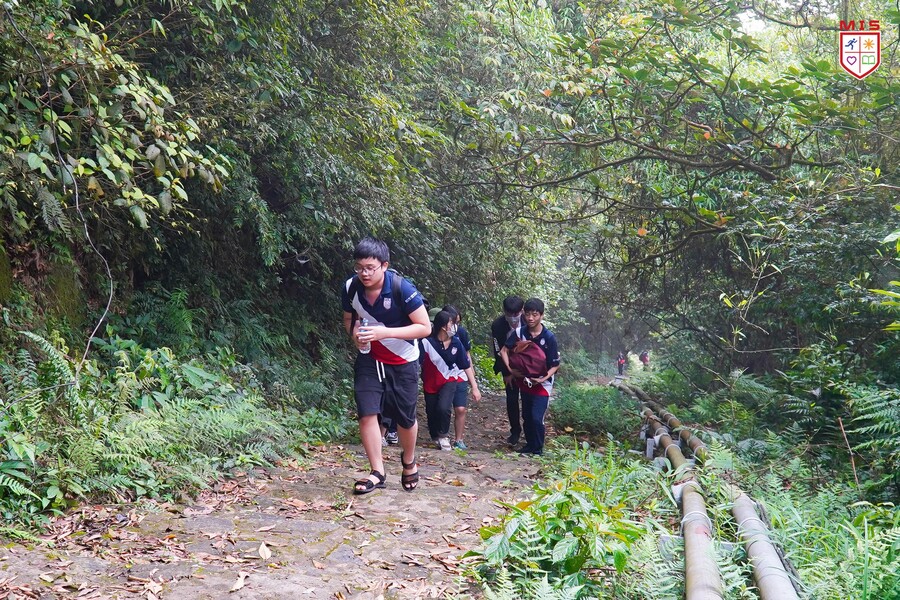 BĂNG QUA THỬ THÁCH, THỂ HIỆN BẢN LĨNH