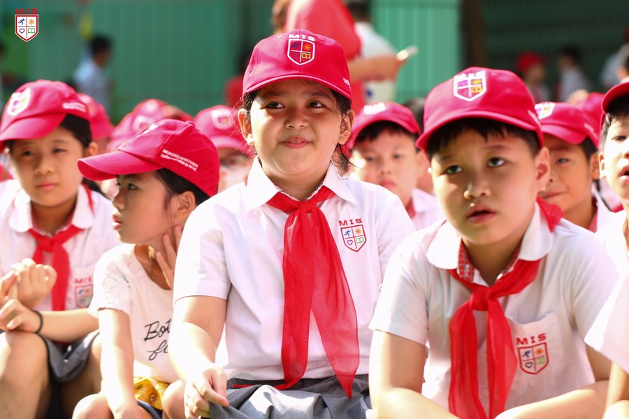 NĂM HỌC MỚI – LĂNG KÍNH MỚI – G.R.A.C.E – LĂNG KÍNH CỦA TRÁI TIM THƯƠNG YÊU