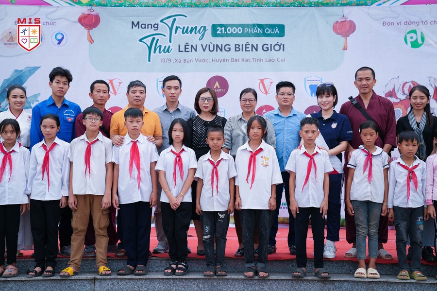 ÁNH TRĂNG YÊU THƯƠNG NƠI VÙNG BIÊN GIỚI