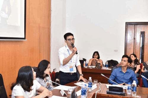 Thầy giáo rút khoảng cách với học sinh bằng bài giảng truyền cảm hứng