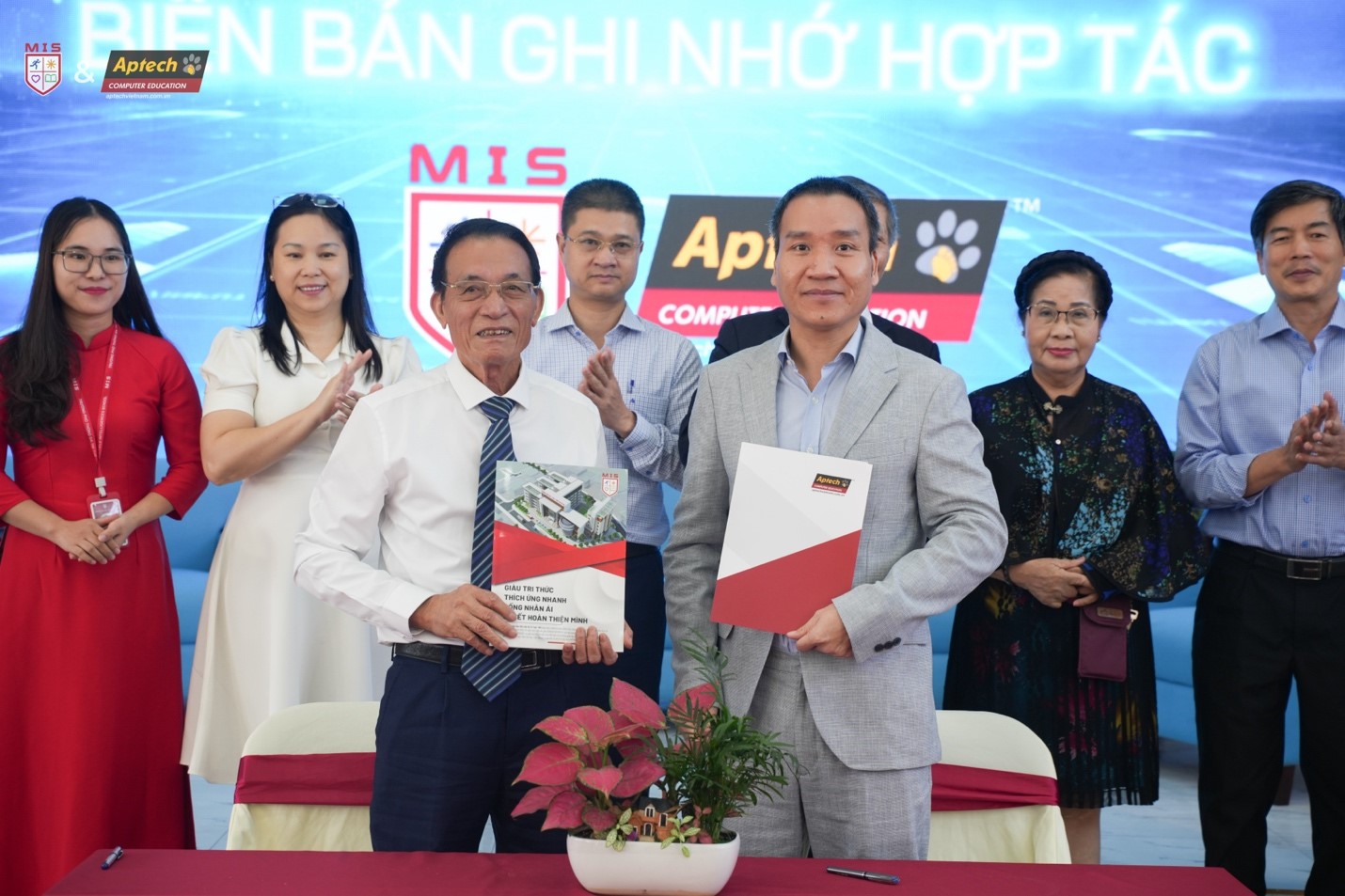 CỘT MỐC ĐỘT PHÁ TRONG GIÁO DỤC CÔNG NGHỆ