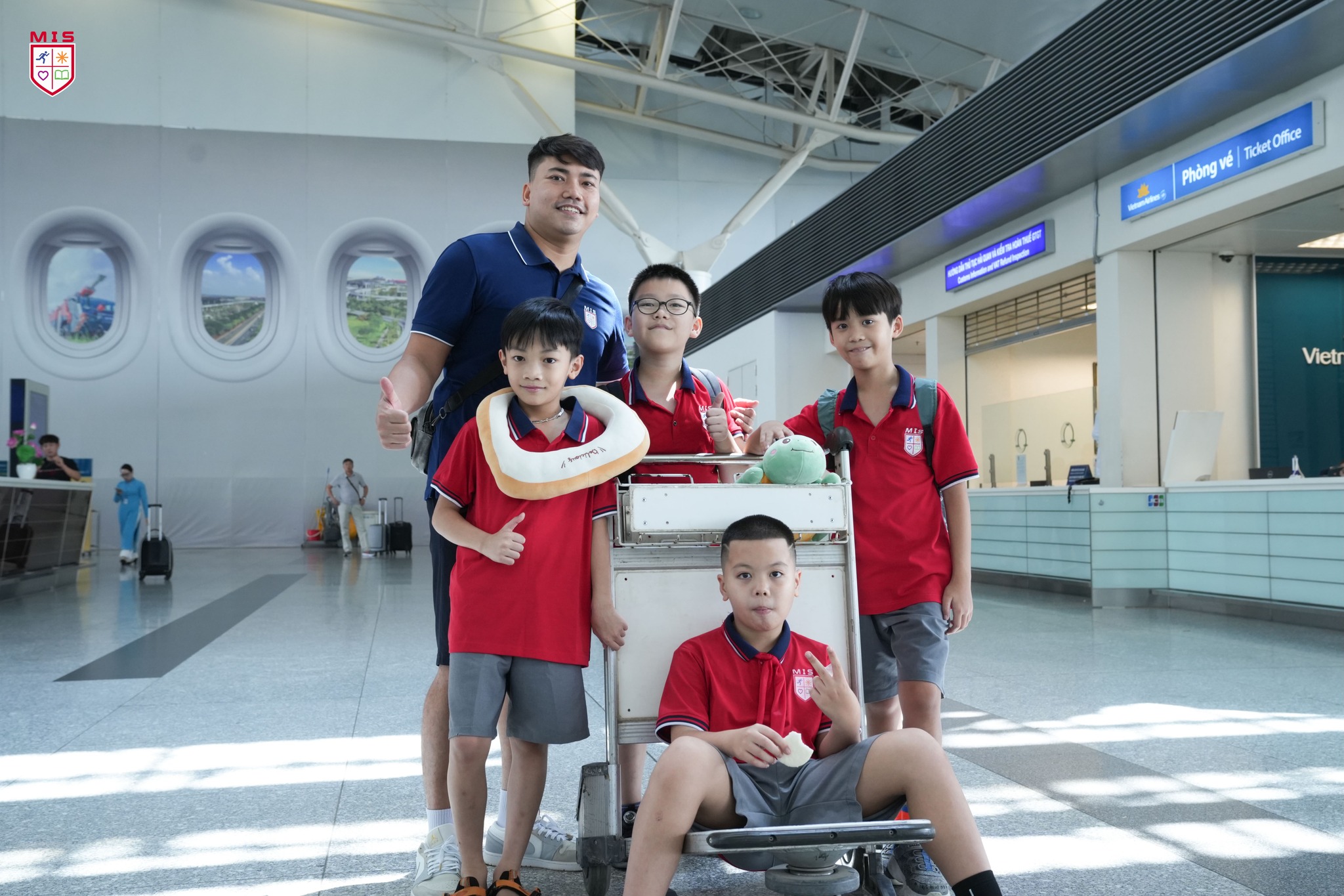 Đoàn Học Sinh MIS Lên Đường Dự Thi STEAM CUP 2025 Tại Malaysia: Khẳng Định Tầm Vóc Giáo Dục STEAM