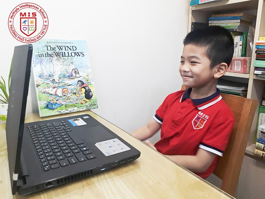 Bạn thử học online của MIS như tôi mà xem!