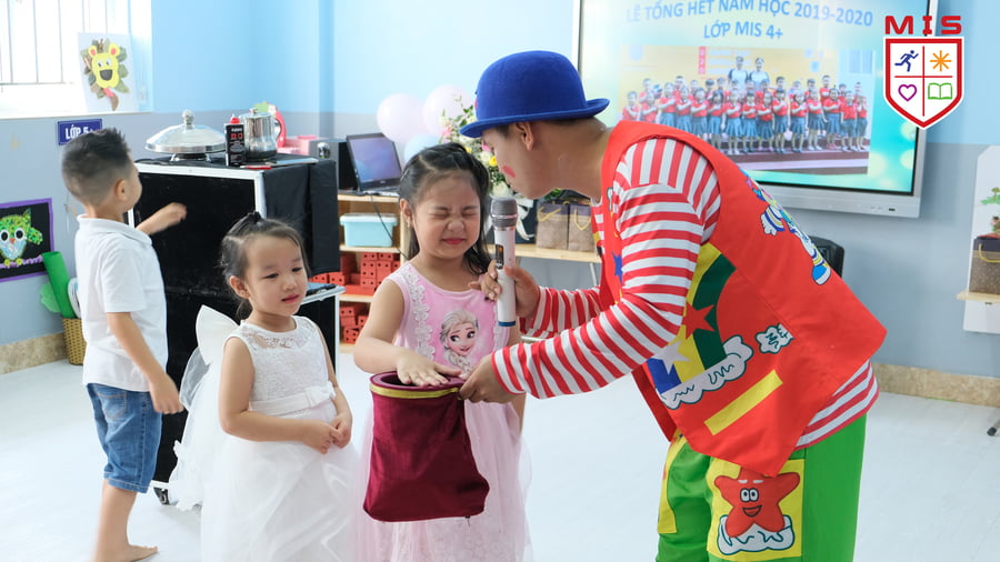 BƯỚC CHÂN NHỎ XÍU CHẠM VẠCH ĐÍCH 2019-2020