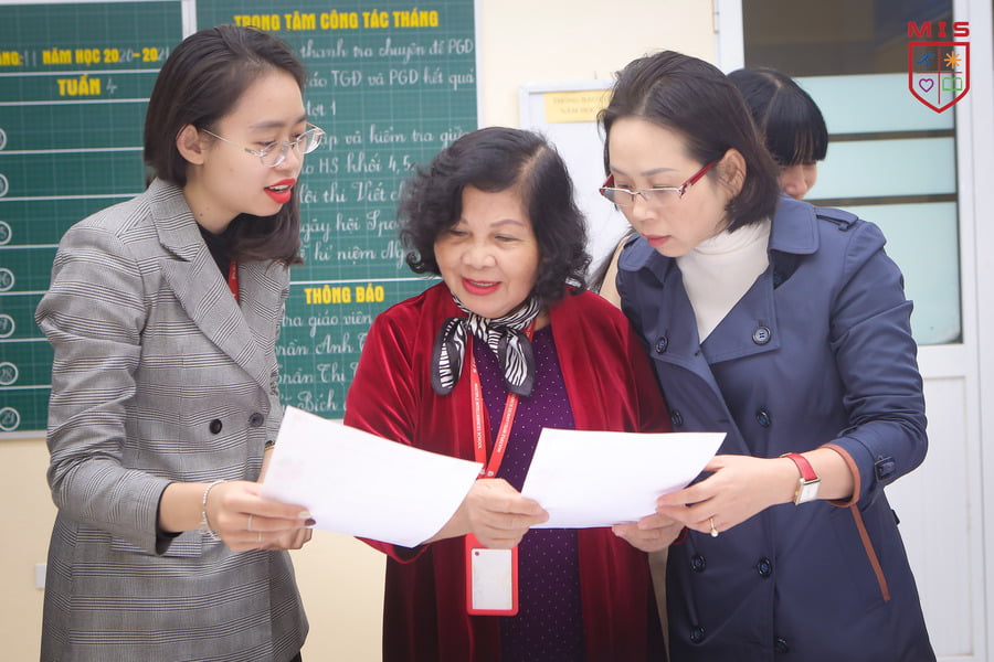 KHÔNG CHỈ LÀ – VIẾT CHỮ ĐẸP