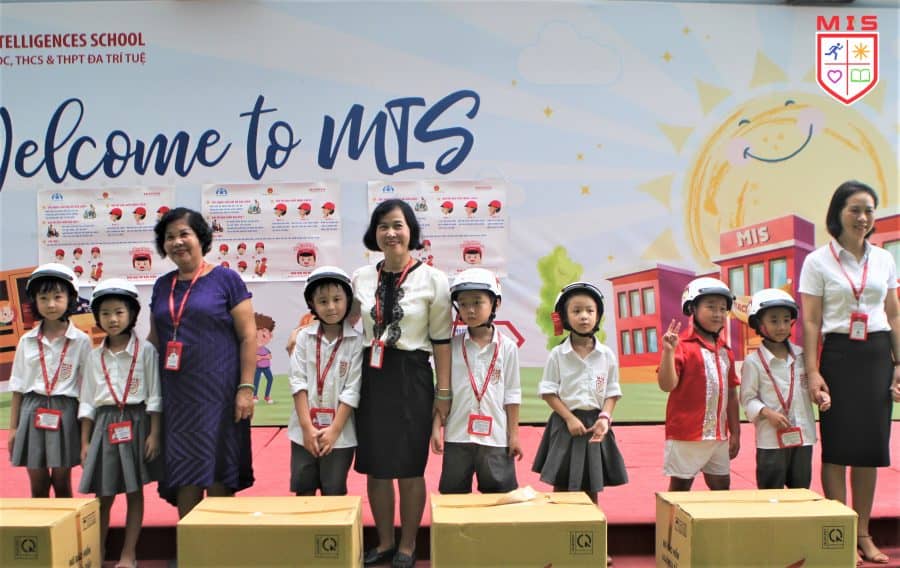 MIS HƯỞNG ỨNG THÁNG AN TOÀN GIAO THÔNG