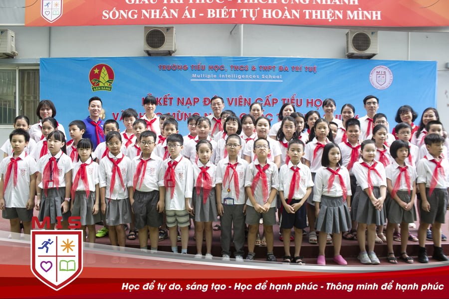 LỄ KẾT NẠP ĐỘI VIÊN MỚI CẤP TIỂU HỌC MIS