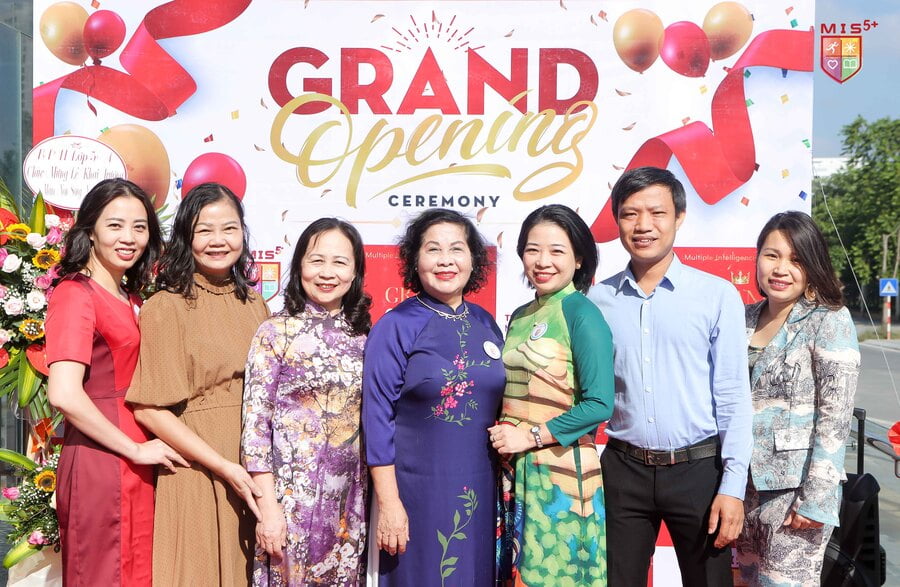 LỄ KHAI TRƯỜNG MẦM NON SONG NGỮ MIS