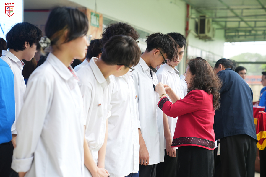 LỄ KẾT NẠP ĐOÀN VIÊN NĂM HỌC 2022 – 2023