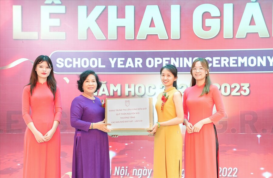 MANG TRUNG THU LÊN VÙNG BIÊN GIỚI