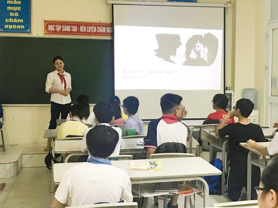 Bạo lực ngôn ngữ, Sinh hoạt lớp và mối liên quan với… dạ dày