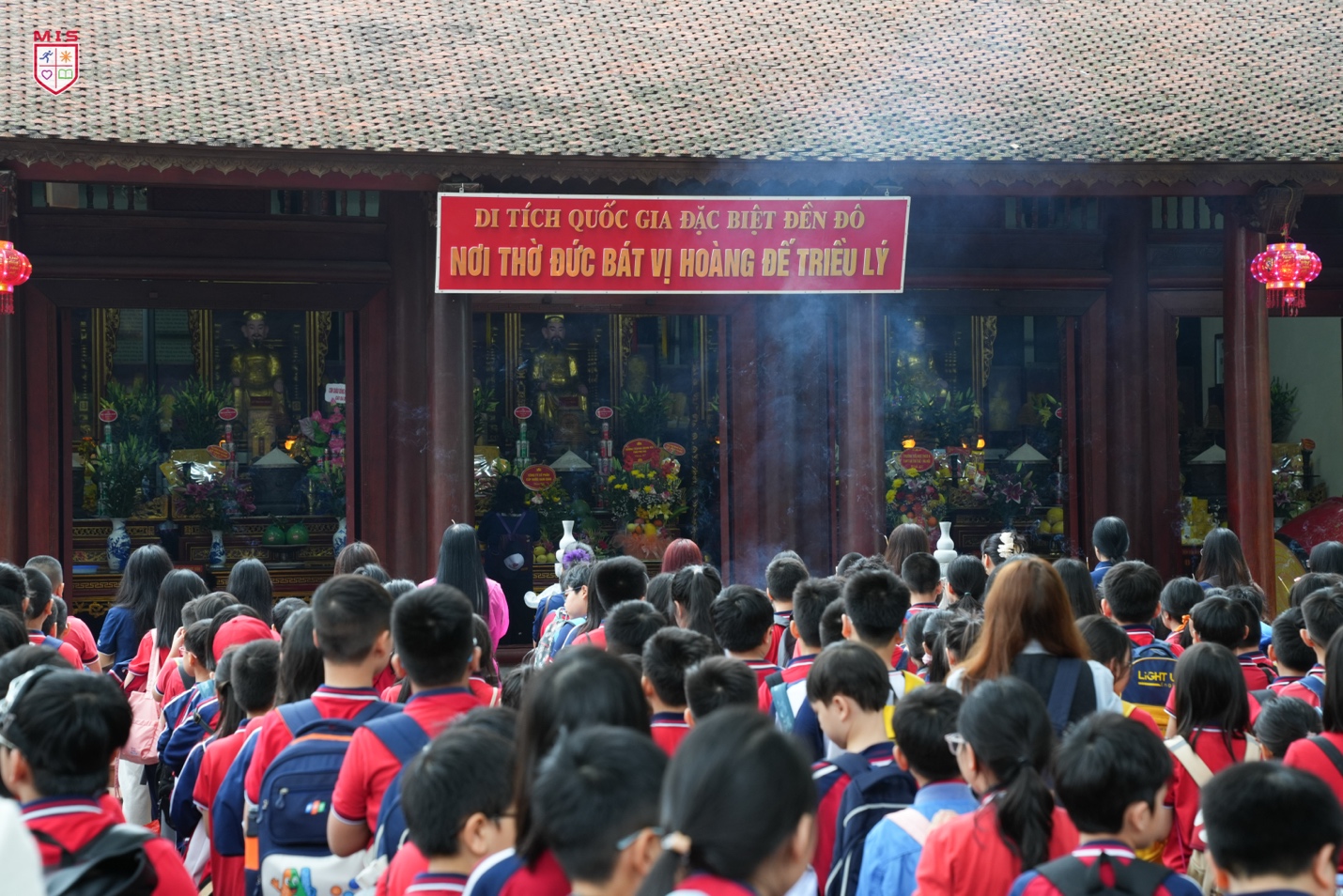 BÀI HỌC LỊCH SỬ GIỮA KHÔNG GIAN VĂN HÓA TRUYỀN THỐNG ĐỀN ĐÔ