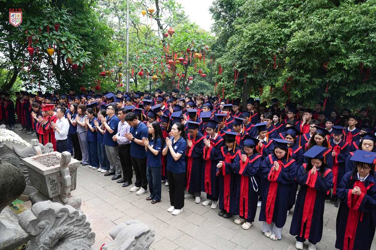 HÀNH TRÌNH VỀ ĐẤT TỔ – MISERS KHỐI 9 & 12 DÂNG HƯƠNG TẠI ĐỀN HÙNG, BỒI ĐẮP LÒNG TỰ HÀO DÂN TỘC