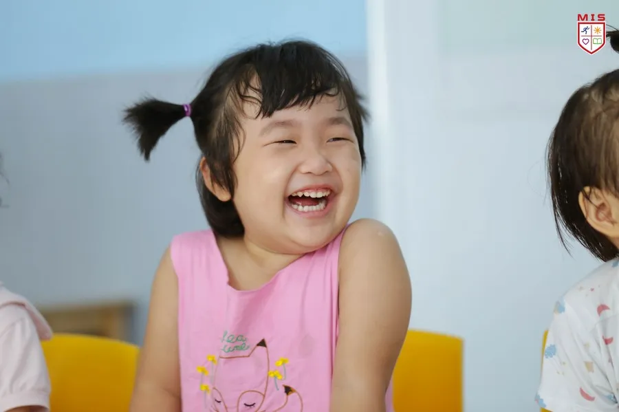 YÊU THƯƠNG ĐONG ĐẦY, NHỮNG NGÀY VỮNG BƯỚC