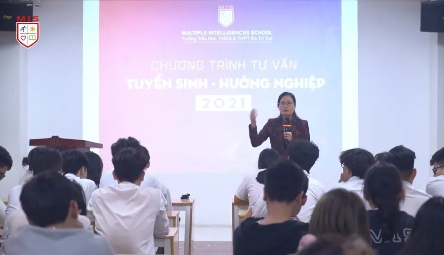 NẾU HOANG MANG VỀ TƯƠNG LAI, BẠN SẼ LÀM THẾ NÀO? ĐẾN NGAY BUỔI TƯ VẤN HƯỚNG NGHIỆP, MIS SẼ TIẾP SỨC CHO BẠN